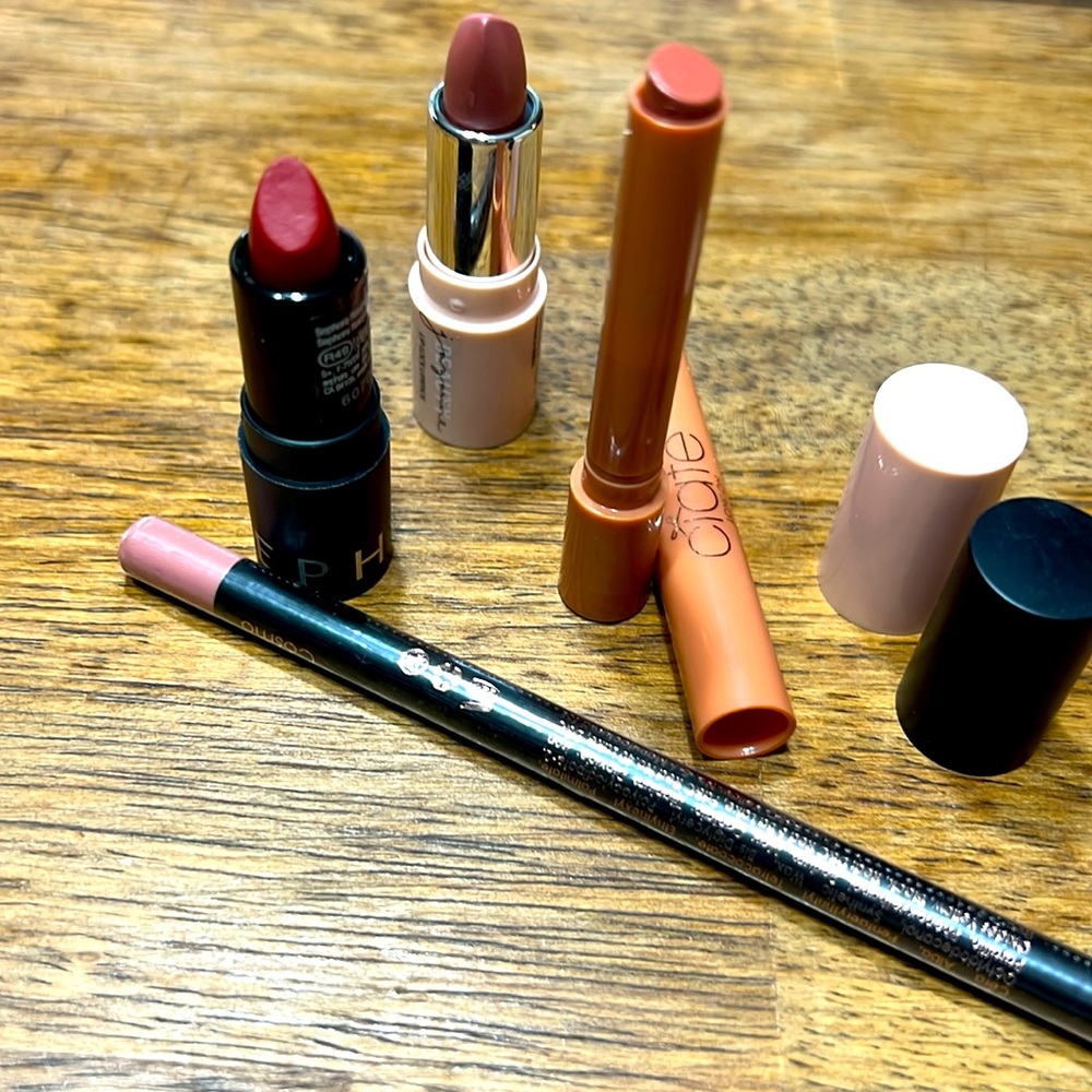 Lip lot